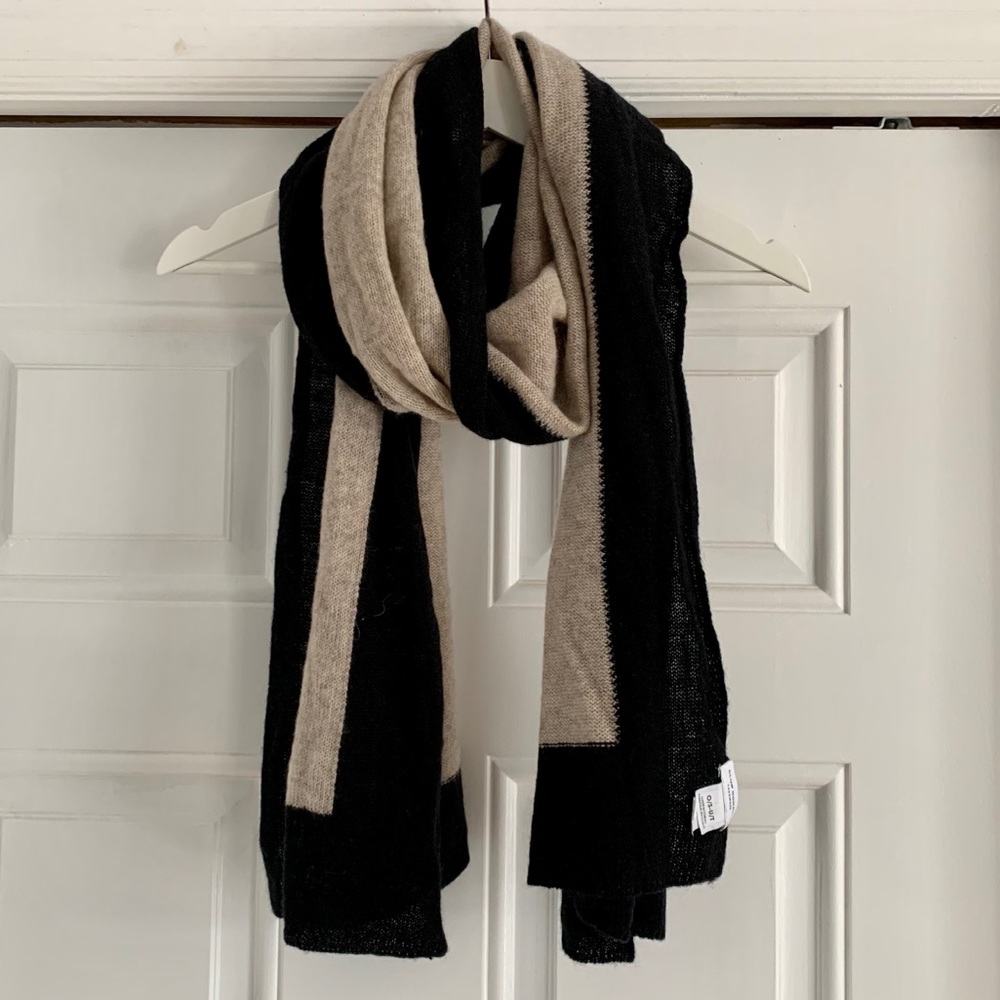 CM Cashmere Scarf